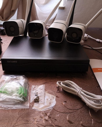 Kit videosorveglianza telecamere wifi e cablata