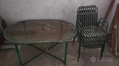 Tavolo  e sedie in ferro per esterno