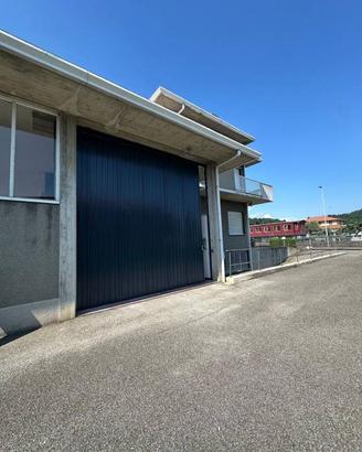 Immobile di 275 m² a Valbrembo