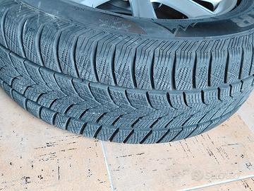 cerchi originali Audi Q3 con gomme termiche 