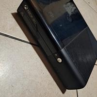 Xbox 360 Elite - 2 controller e 11 giochi