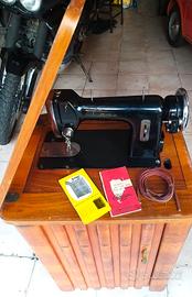 macchina da cucire con mobiletto
