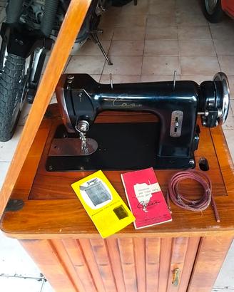 macchina da cucire con mobiletto