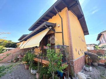 CASA SEMINDIPENDENTE A CASSOLNOVO