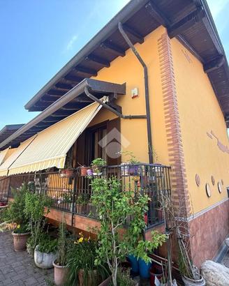 CASA SEMINDIPENDENTE A CASSOLNOVO