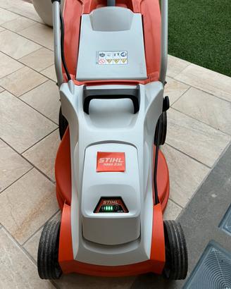 Tagliaerba a batteria STIHL
