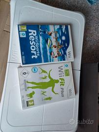 console Nintendo wii +balance board + 2 giochi