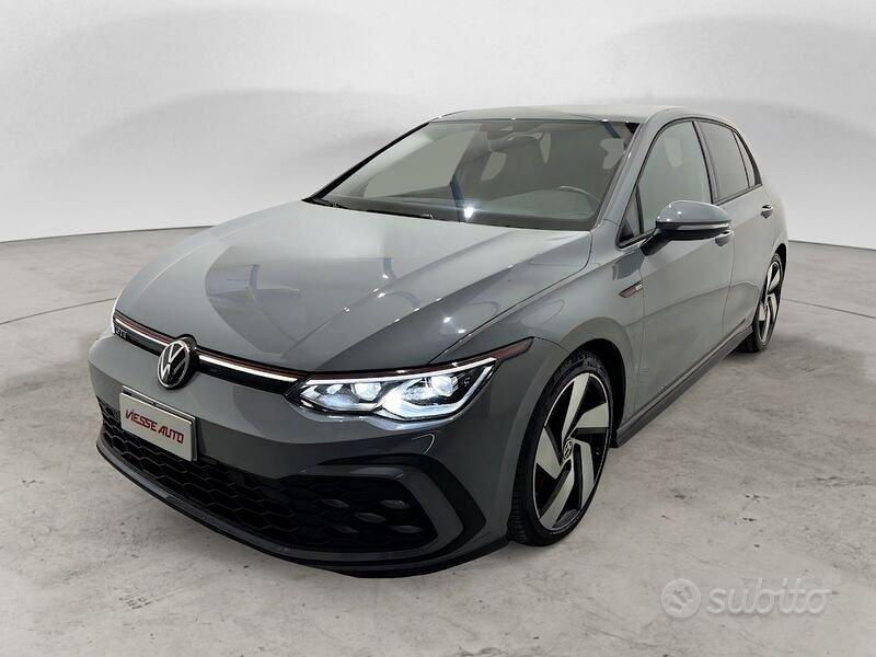 VOLKSWAGEN Golf 8ª serie