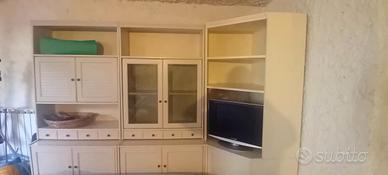 divani + credenza + stufa di ghisa 