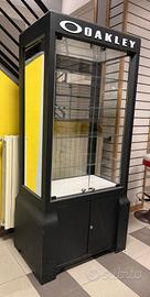 VETRINETTA DA NEGOZIO "OAKLEY" CON LUCI
