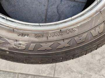 4 Gomme estive 215/55 r17