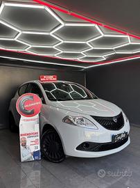 Lancia Ypsilon 1.0 Hybrid Ecochic Gold 2021