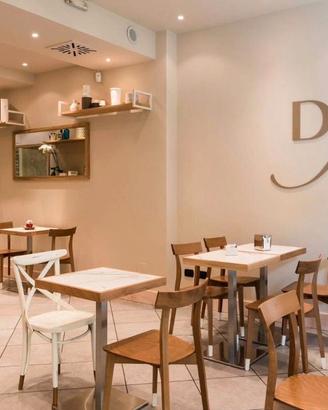 arredamento bar interno - sedie e tavoli