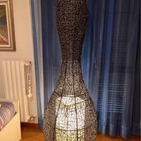 Lampada da terra in rattan