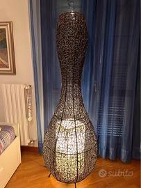 Lampada da terra in rattan