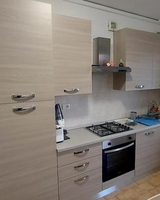 CUCINA COMPLETA DI ELETTRODOMESTICI