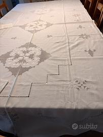 Tovaglia con tovaglioli