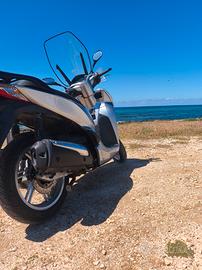 Honda sh 300  anno 2019c
