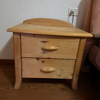 Comodini in abete spazzolato