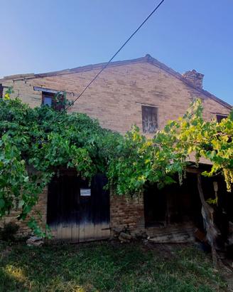 casa rustico con terreno 17.000 mq con mezzi