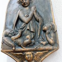 antica scultura madonna con bambino e putto