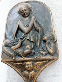 antica scultura madonna con bambino e putto