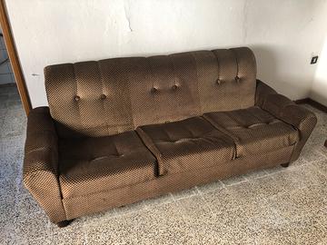 Divano marrone vintage