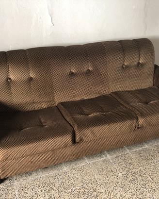 Divano marrone vintage