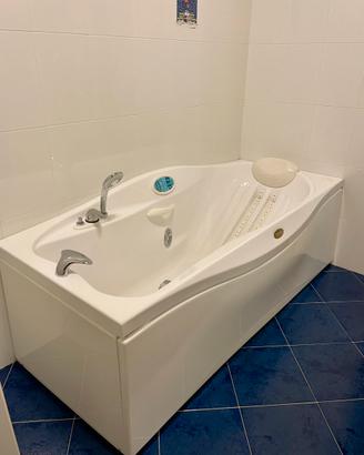 Vasca idromassaggio Jacuzzi