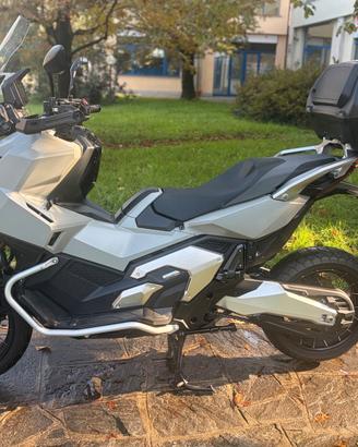 Honda X-ADV 750 ADVENTURE PACK