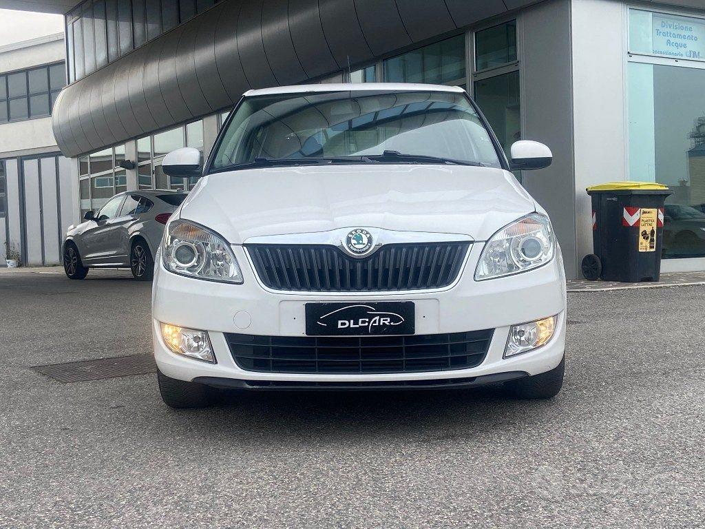 Skoda Fabia 2011 photo 4