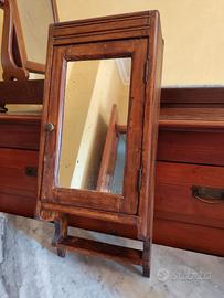 Piccolo Armadietto Vintage da Parete