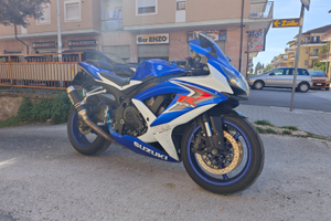 Suzuki GSX 750 R k8