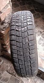 Quattro GOMME INVERNALI usate solo un mese