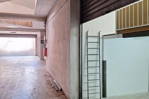 Box ristrutturato viale magna Grecia/via pisa