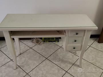 Scrivania pezzo unico 