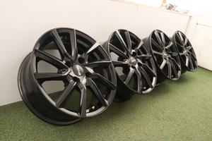 Cerchi in lega Citroen C3 C4 Peugeot 208 2008 16