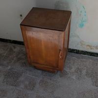 Camera in legno massiccio e altri mobili