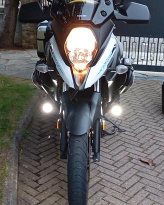 Moto Suzuki