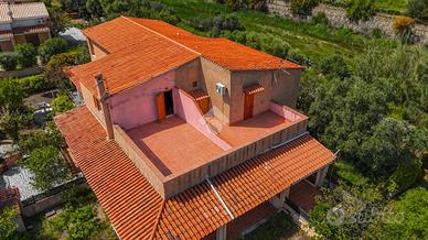2 LOCALI A SAN TEODORO