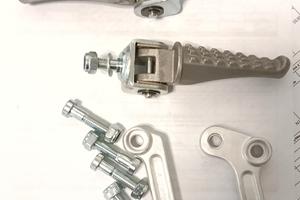 Coppia Pedane poggia Piedi Passeggero Derbi - Piag