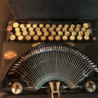 ANTICA MACCHINA DA SCRIVERE