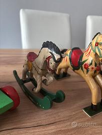 Cavalli in legno e giocattolo latta anni 50