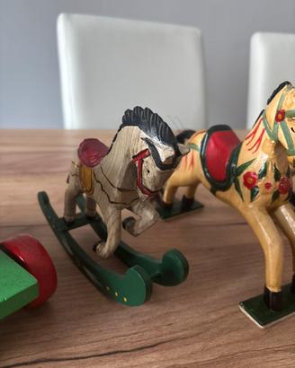 Cavalli in legno e giocattolo latta anni 50
