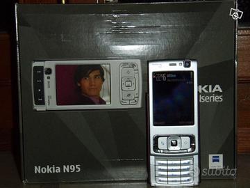 Nokia n95 con scatola e accesori card 4 giga