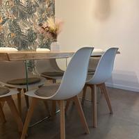 Sedie bianche con  piedi in legno soggiorno cucina