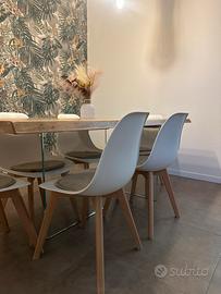 Sedie bianche con  piedi in legno soggiorno cucina