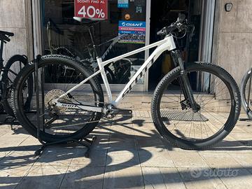 Bici Scott Scale 940