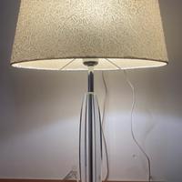 Elegante lume da tavolo