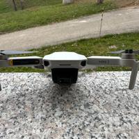 Dji Mini 2 con stabilizzatore bloccato
